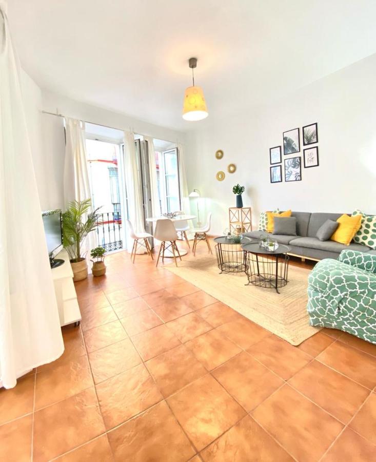 Superb In Downtown Of ,parking Optional, !! Appartement *