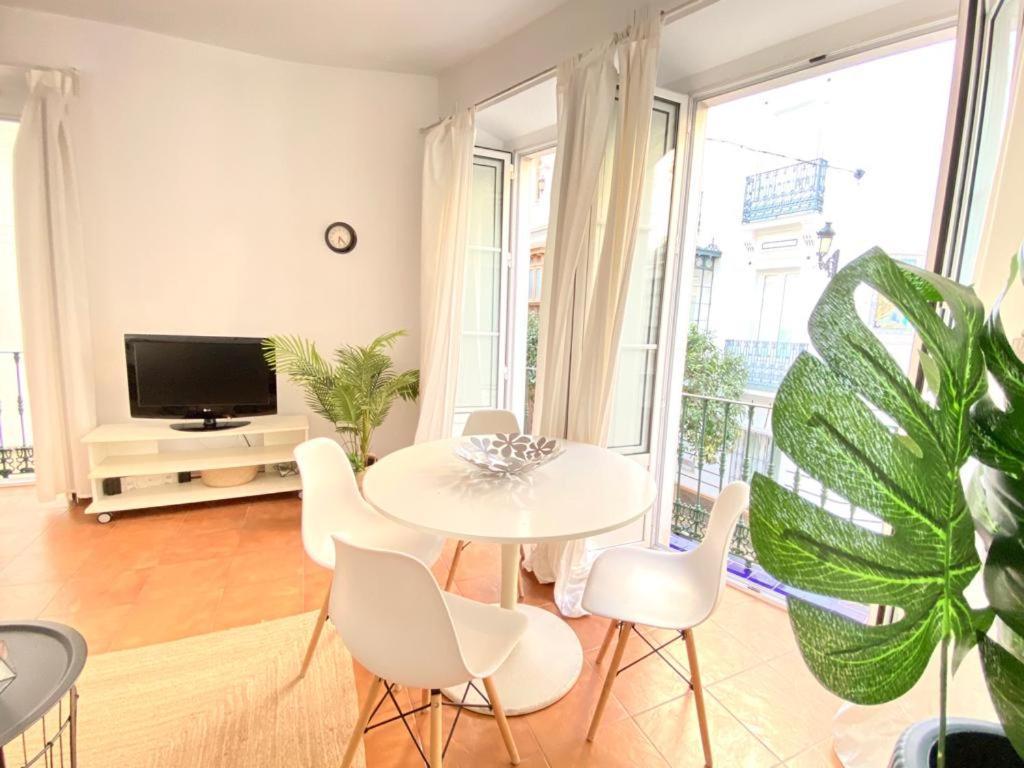 Superb In Downtown Of ,parking Optional, !! Appartement