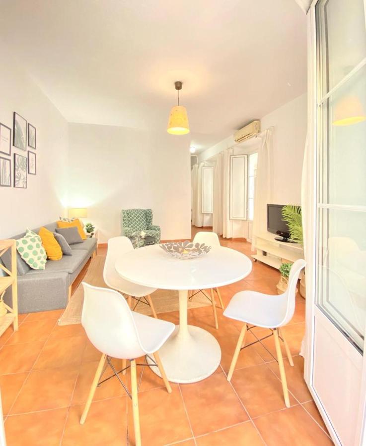 Superb In Downtown Of ,parking Optional, !! * Sevilla