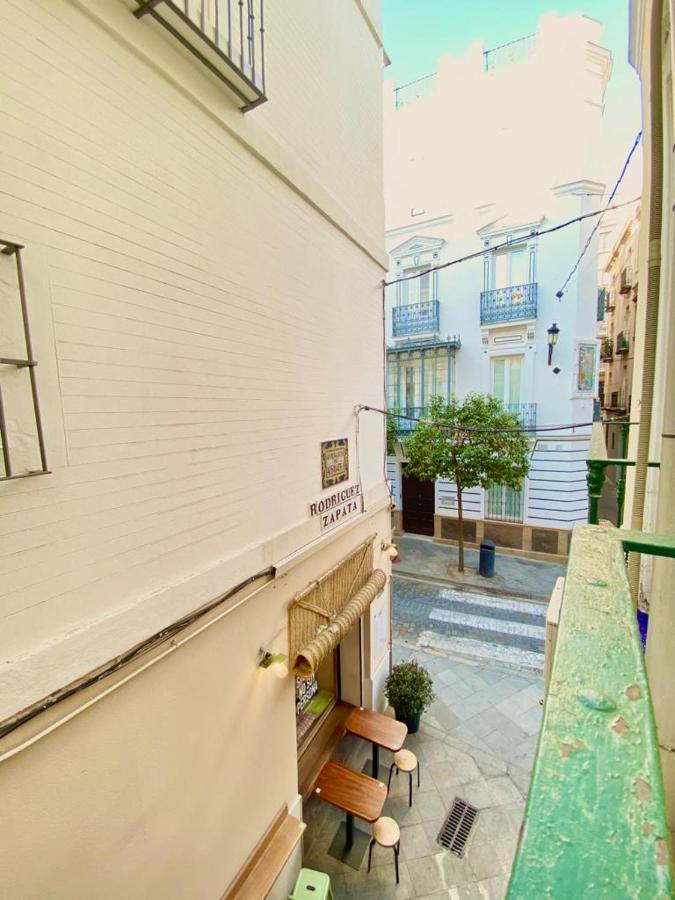 Superb In Downtown Of ,parking Optional, !! Appartement *